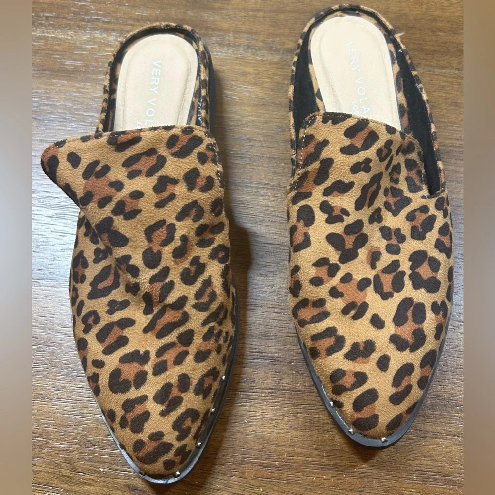 Very Volatile Los Angeles Size 6 Leopard Print Mules - Picture 2 of 5